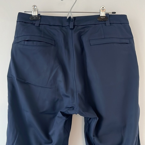 Lululemon Commission Pant Classic Fit in Navy (30) - Picture 2 of 11